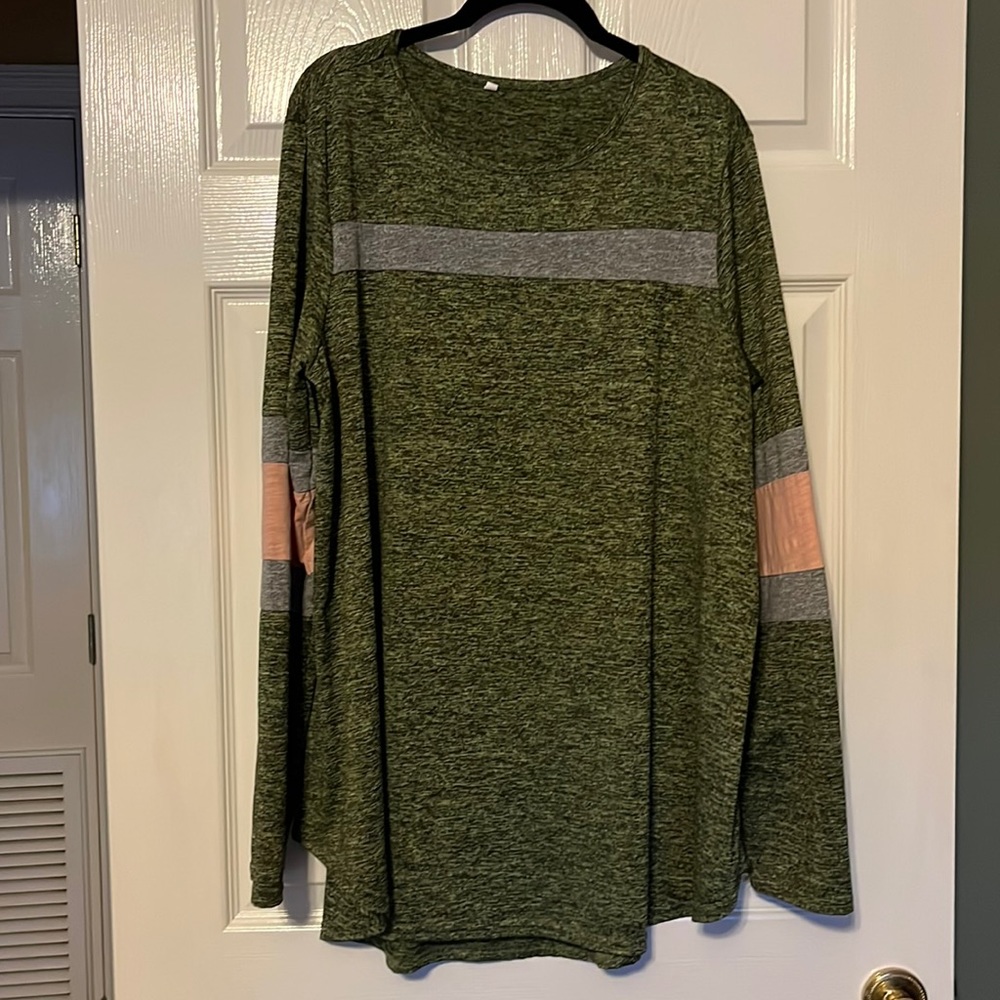 Long sleeve tunic.